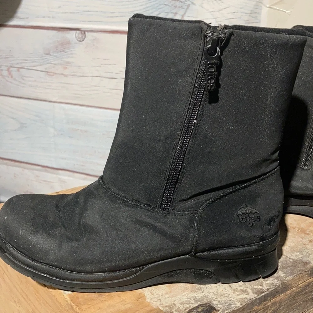 9W TOTES all weather  black boot. Double zipper